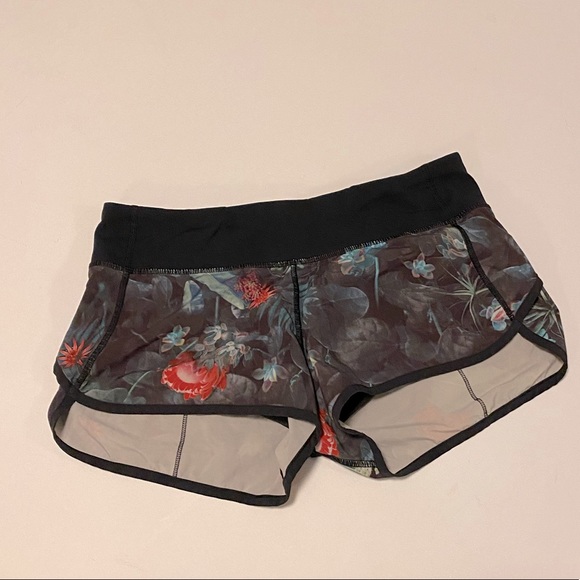 Lululemon Curious Jungle Speed Shorts